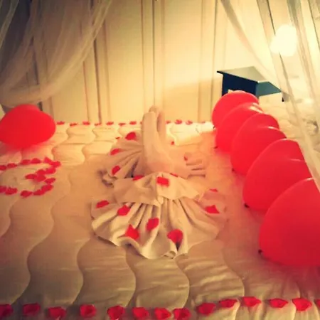 Bed & Breakfast Elegance